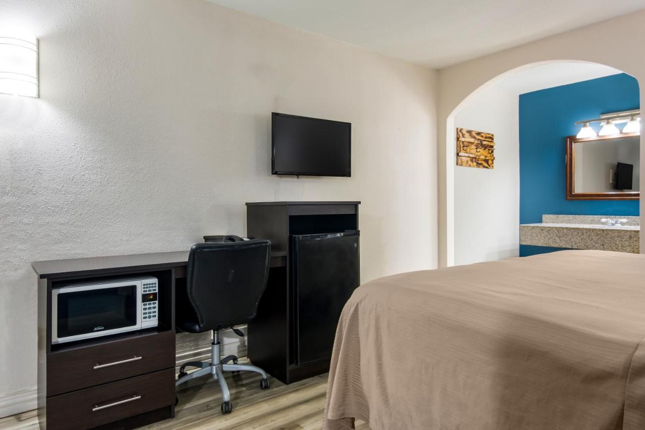 Rodeway Inn Broken Bow-Hochatown Ngoại thất bức ảnh