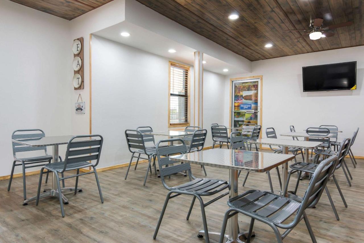 Rodeway Inn Broken Bow-Hochatown Ngoại thất bức ảnh