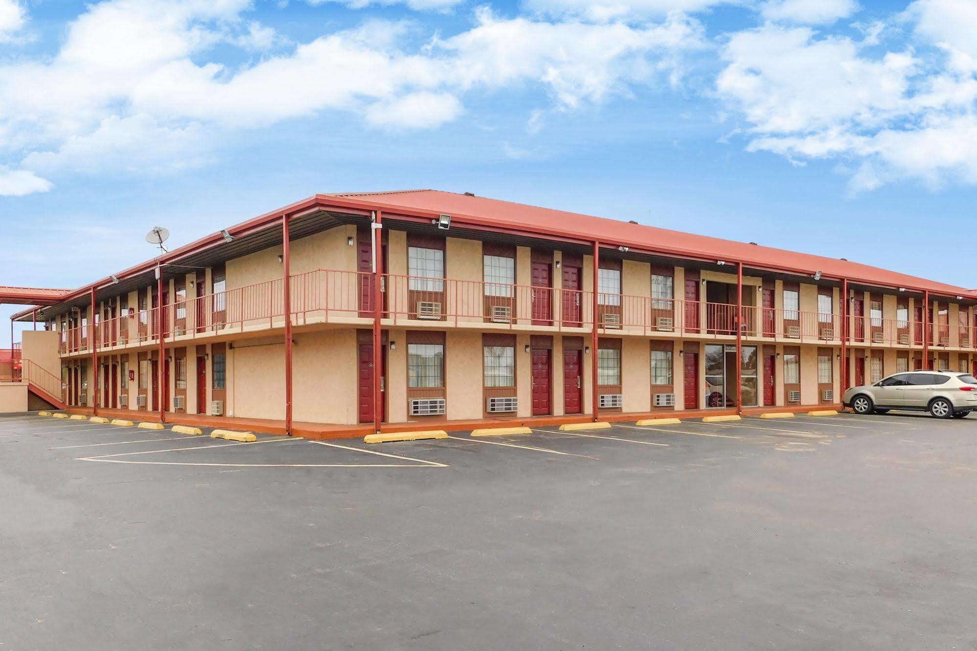 Rodeway Inn Broken Bow-Hochatown Ngoại thất bức ảnh