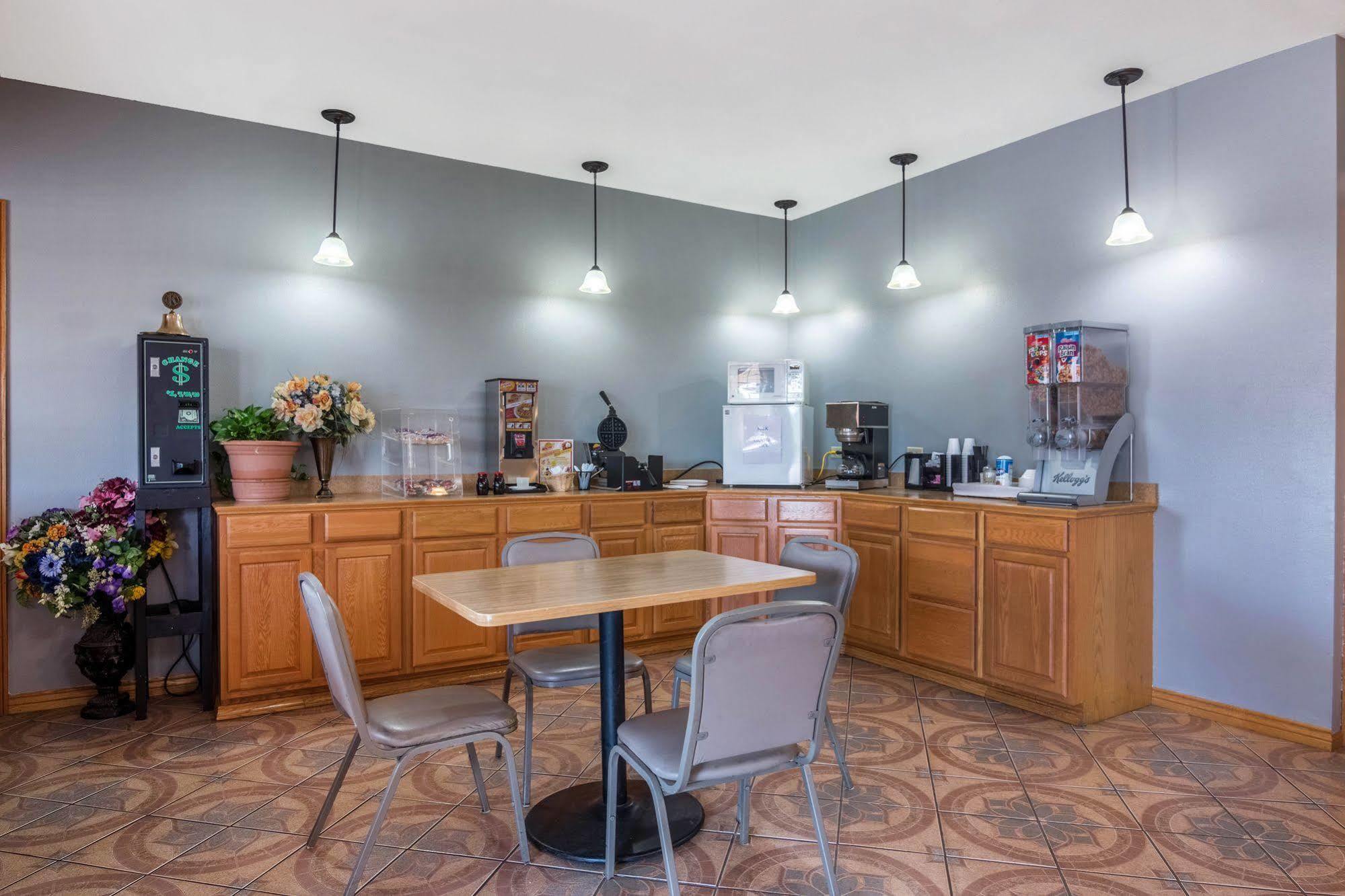 Rodeway Inn Broken Bow-Hochatown Ngoại thất bức ảnh